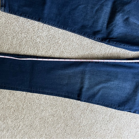 GAP Classic Straight Jeans - Picture 4 of 4